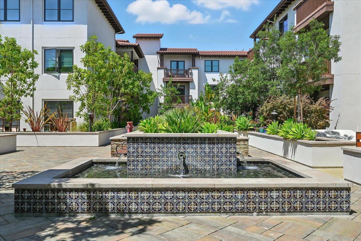 657 Walnut Street 325