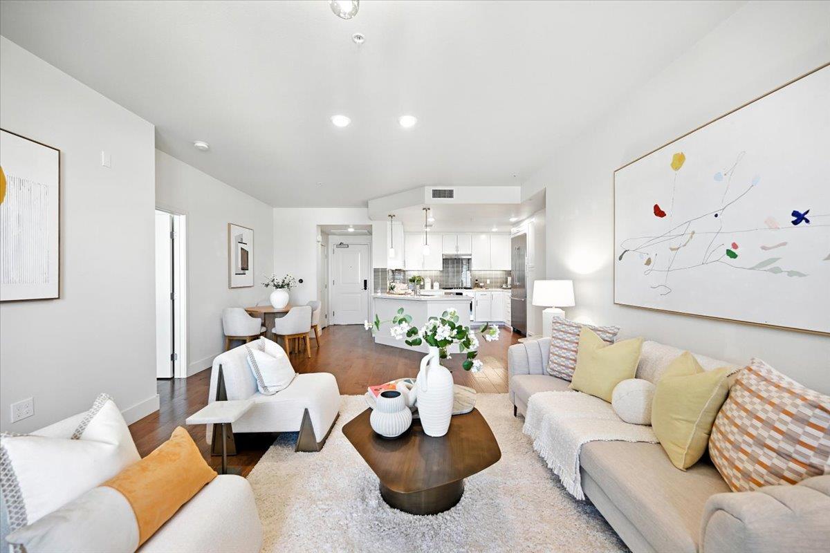 657 Walnut Street 325