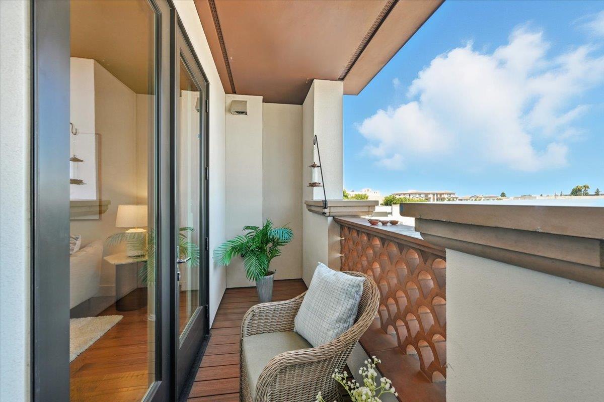 657 Walnut Street 325