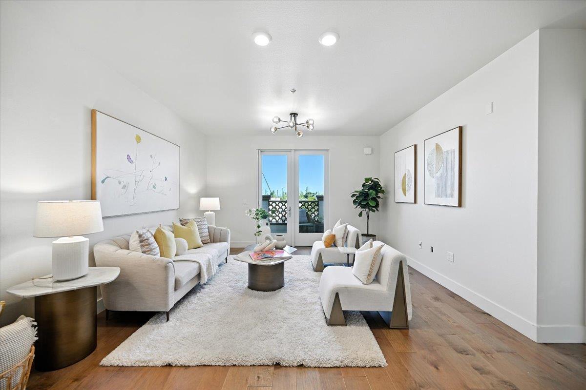 657 Walnut Street 325