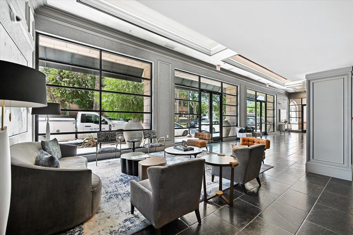 657 Walnut Street 325