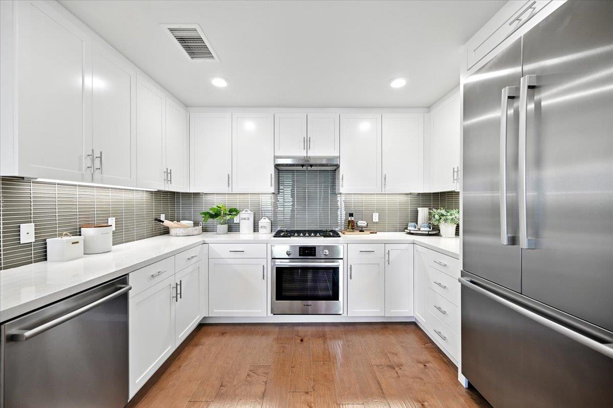 657 Walnut Street 325