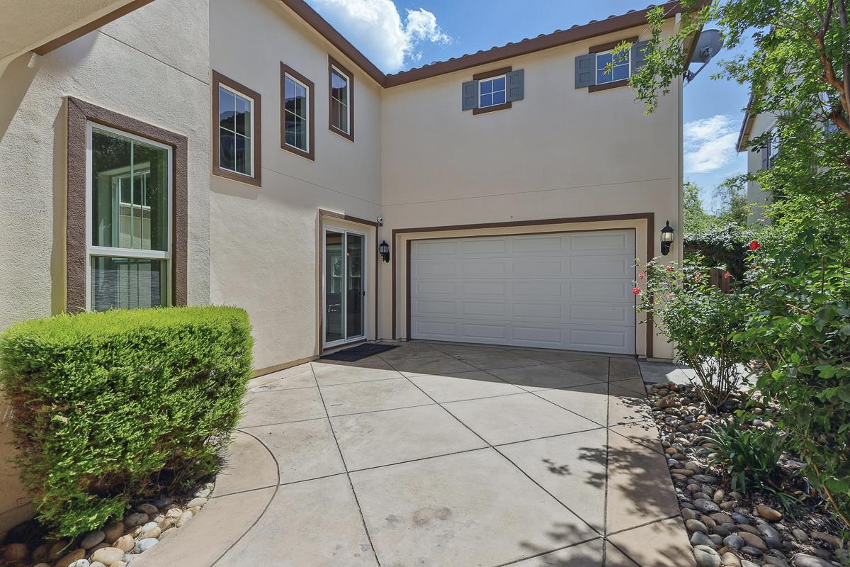 626 La Canada Avenue