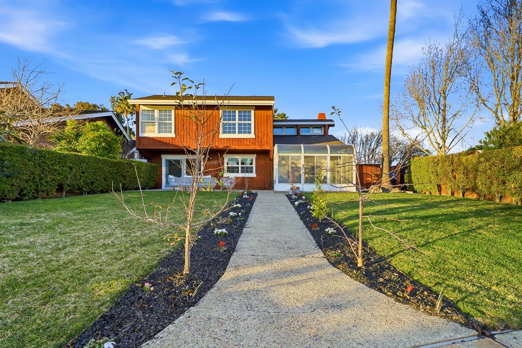 801 Grenada Lane