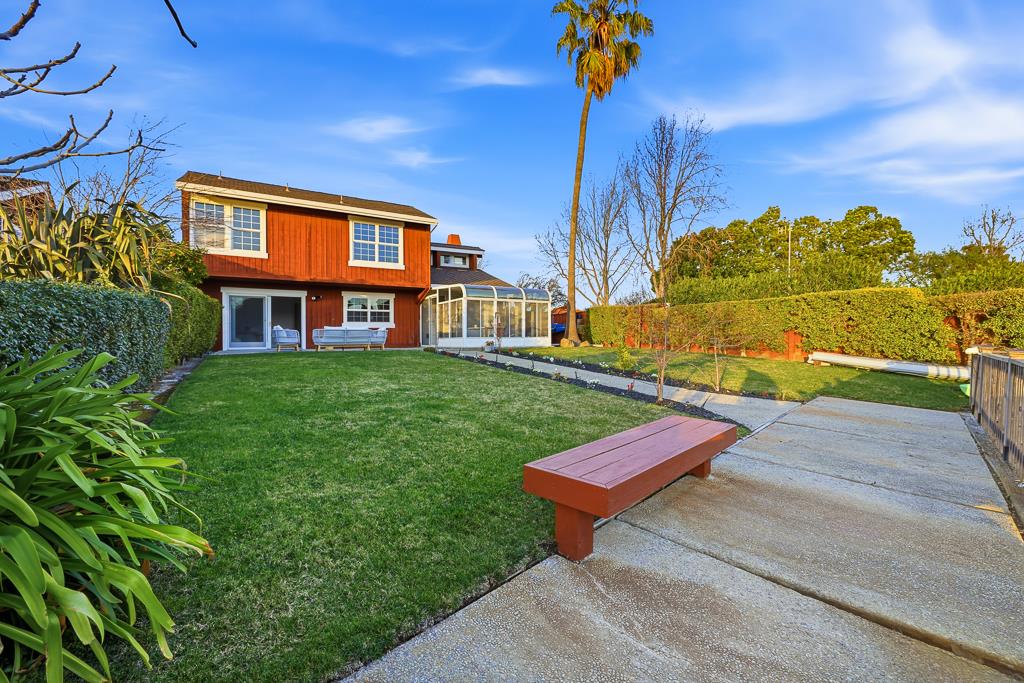 801 Grenada Lane
