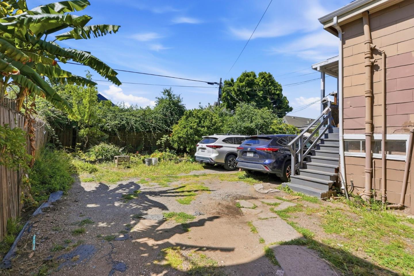 881 West Macarthur Boulevard