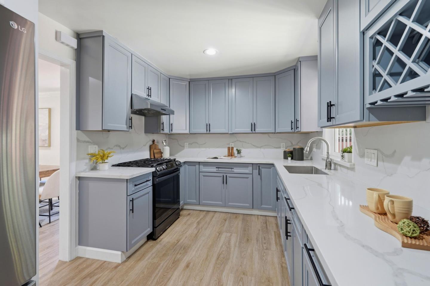 762 Portola DR
