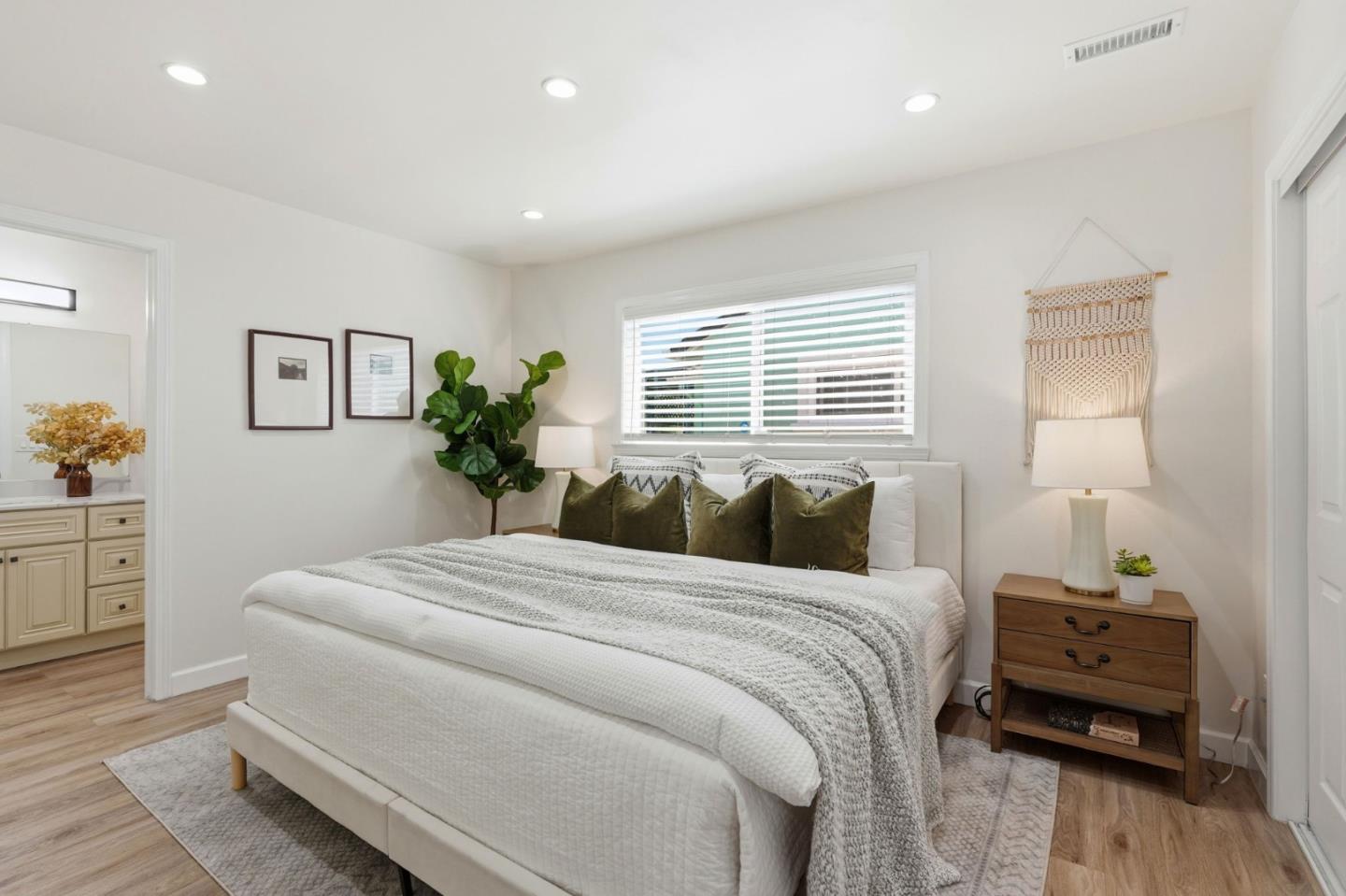 762 Portola DR