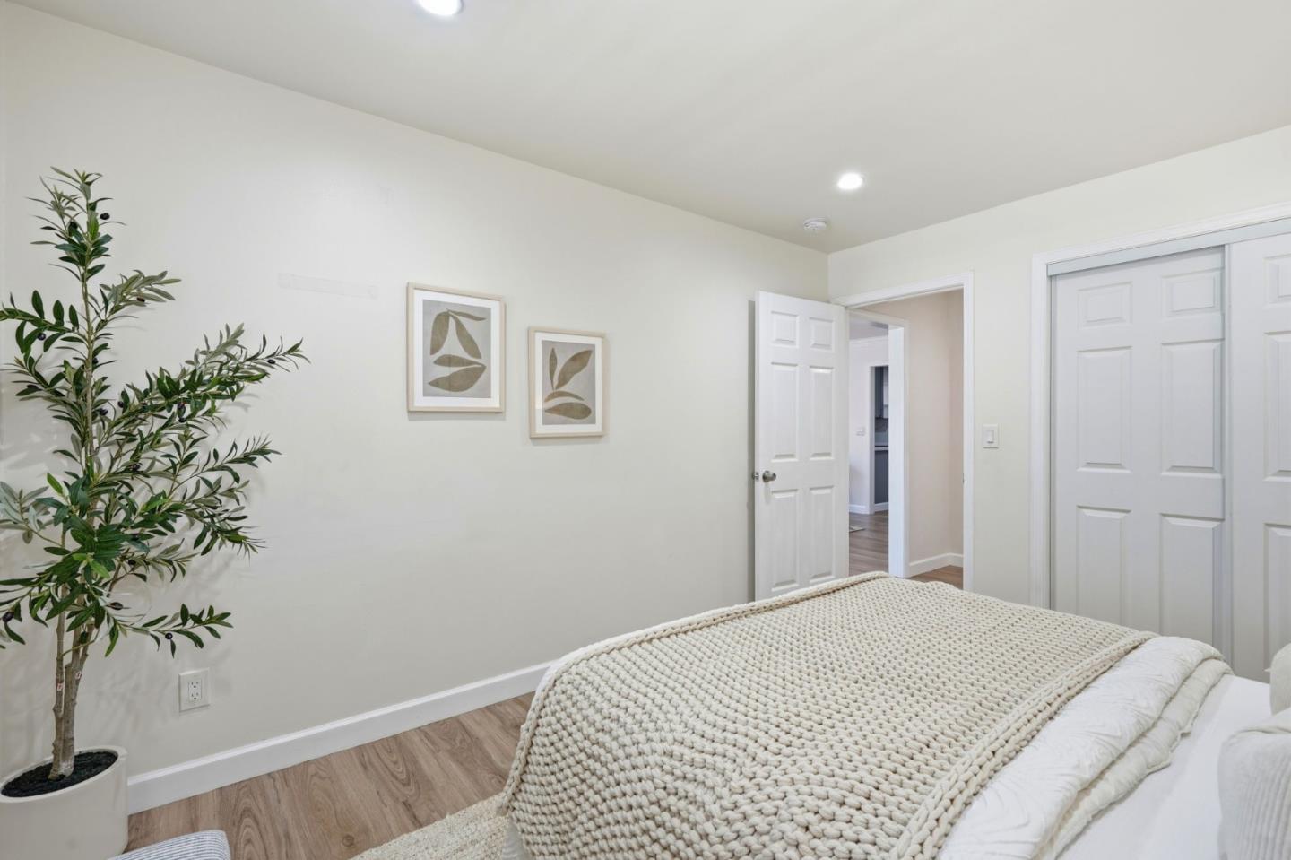 762 Portola DR