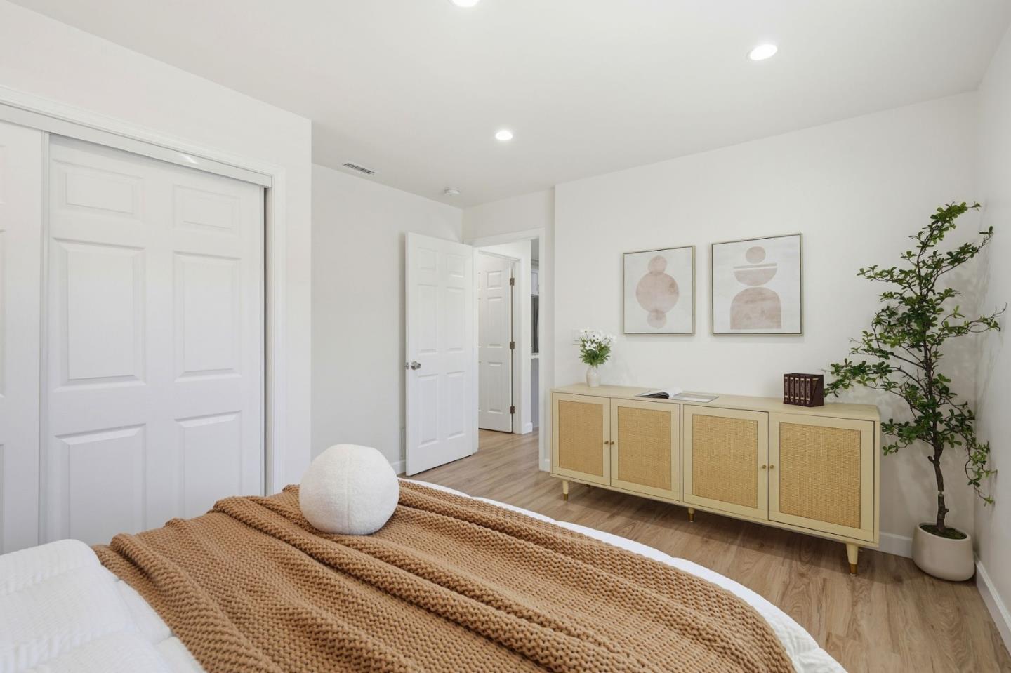 762 Portola DR