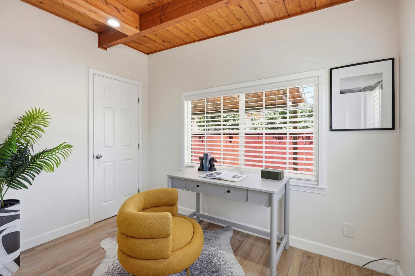762 Portola DR
