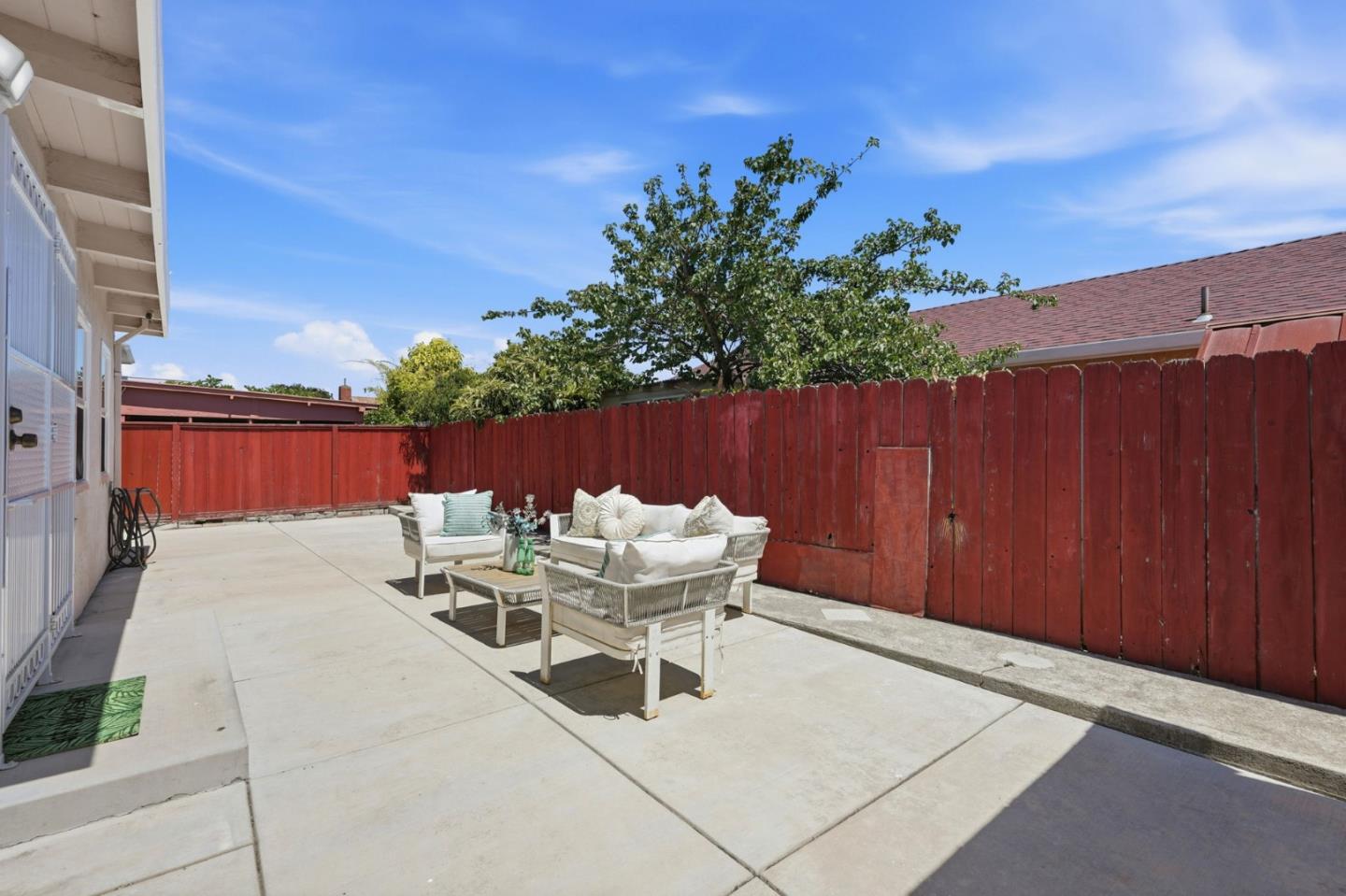 762 Portola DR