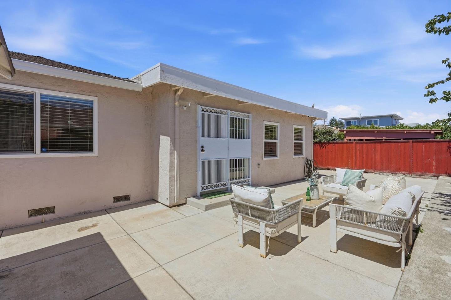 762 Portola DR