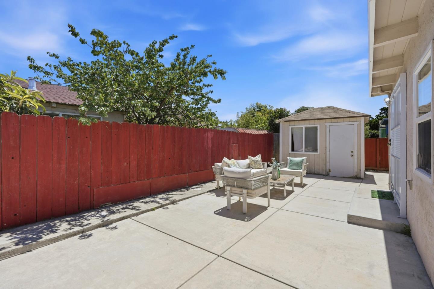 762 Portola DR