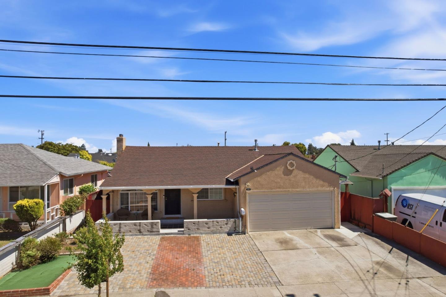 762 Portola DR