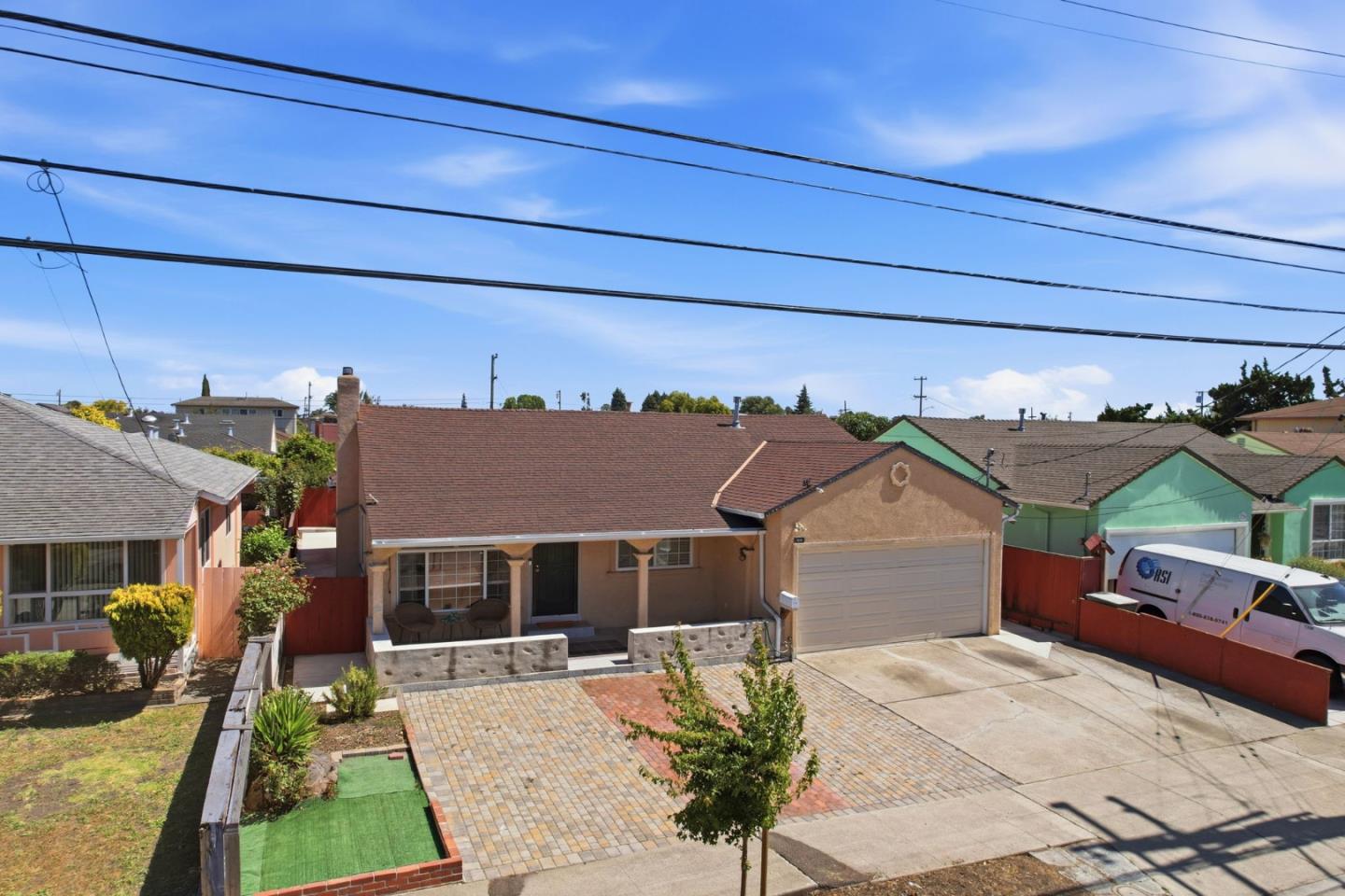 762 Portola DR