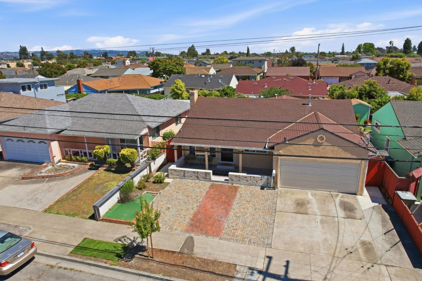 762 Portola DR