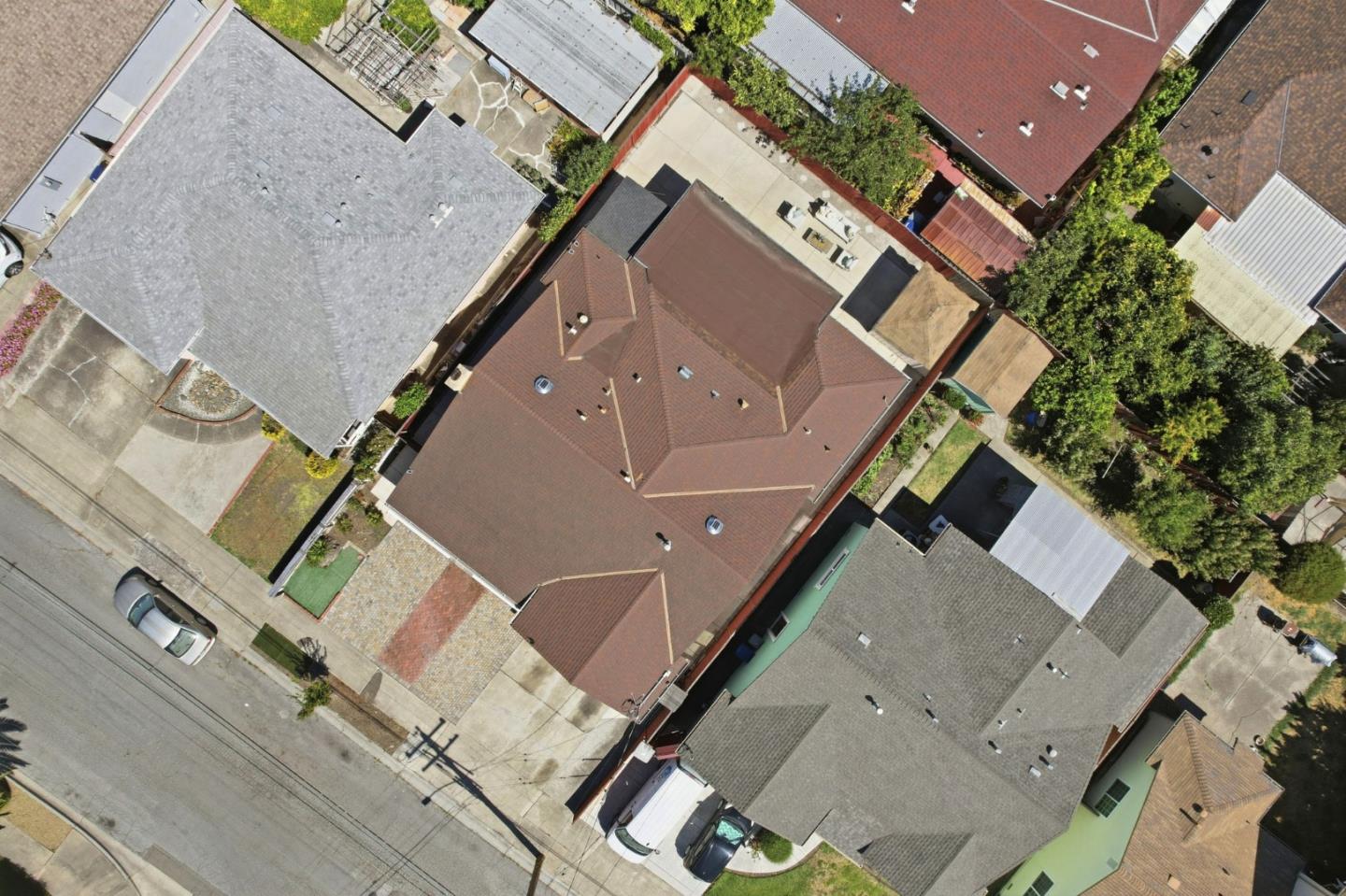 762 Portola DR