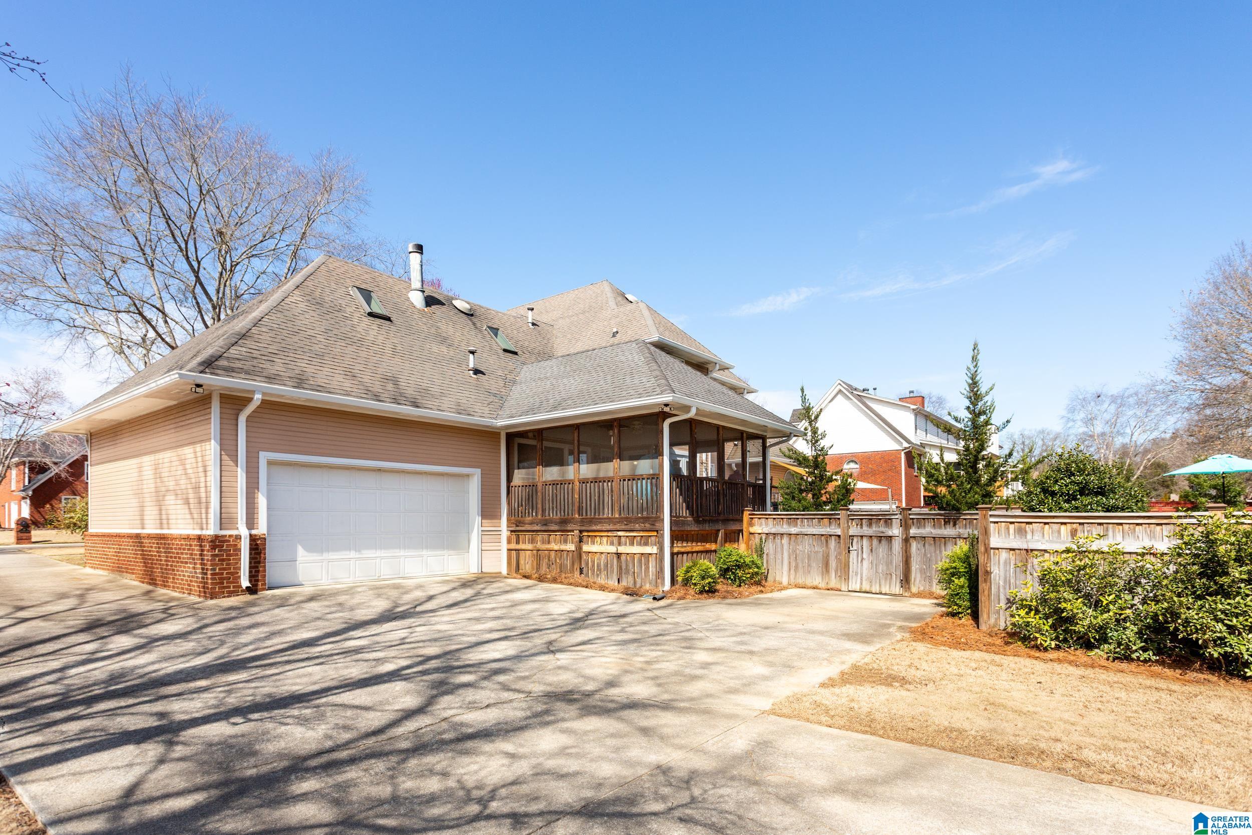 319 KENSINGTON AVENUE