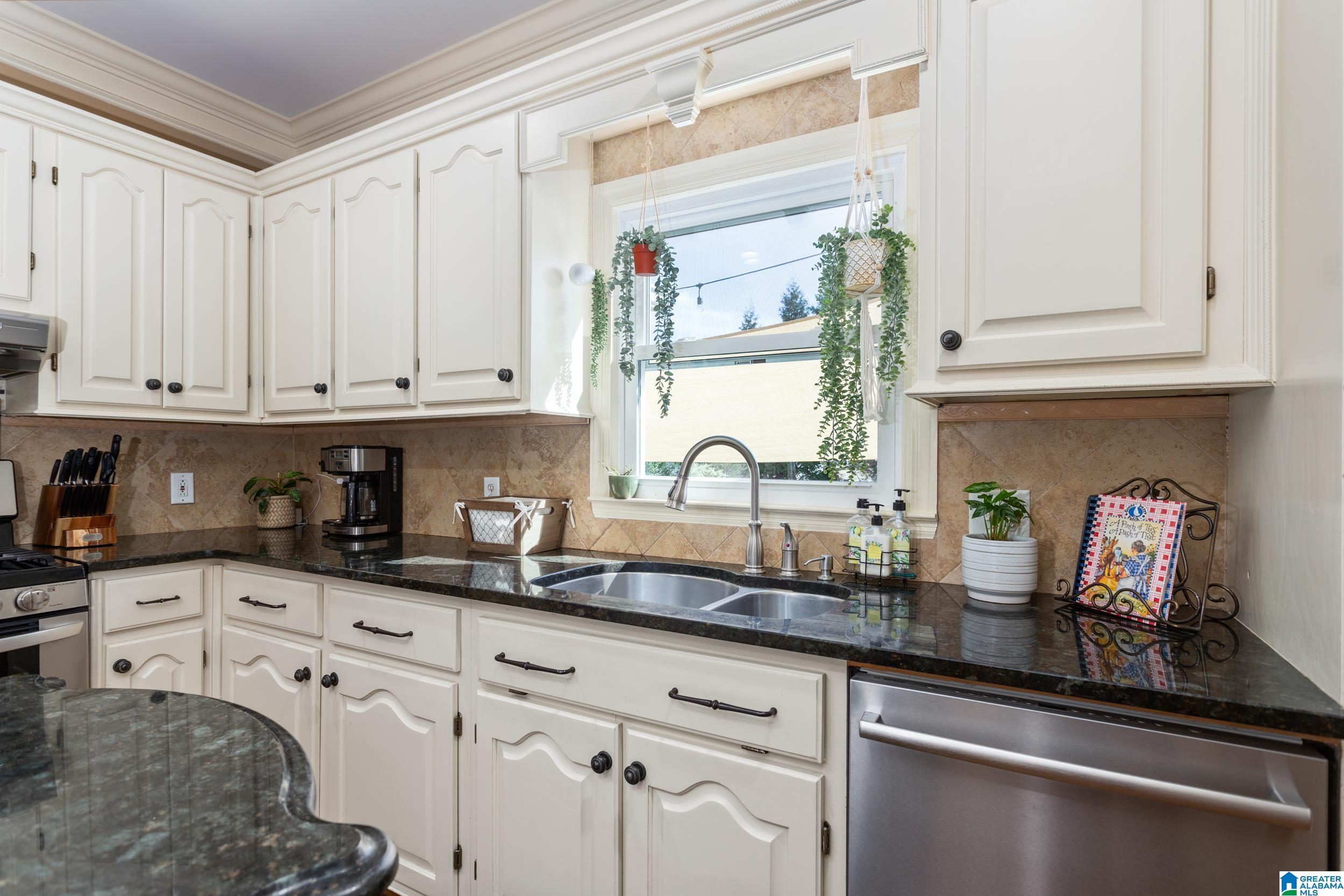 319 KENSINGTON AVENUE
