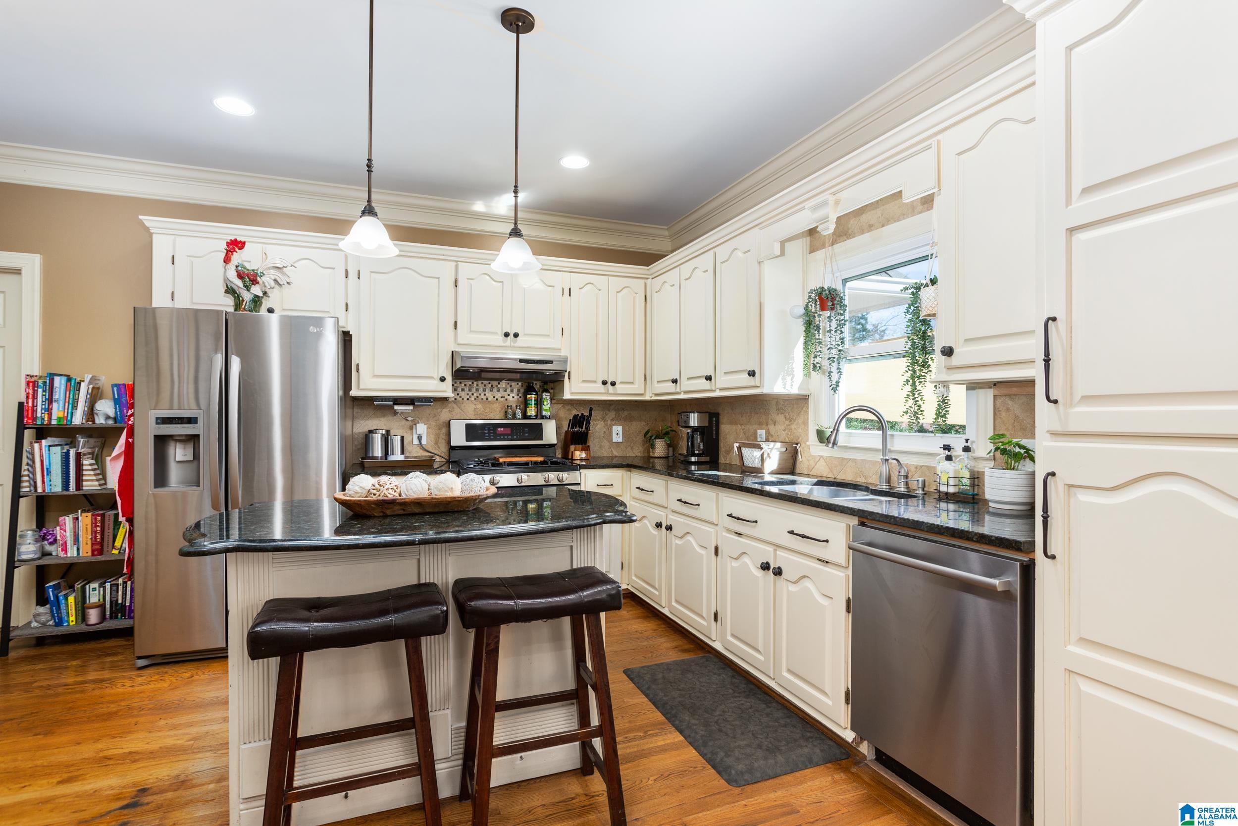319 KENSINGTON AVENUE