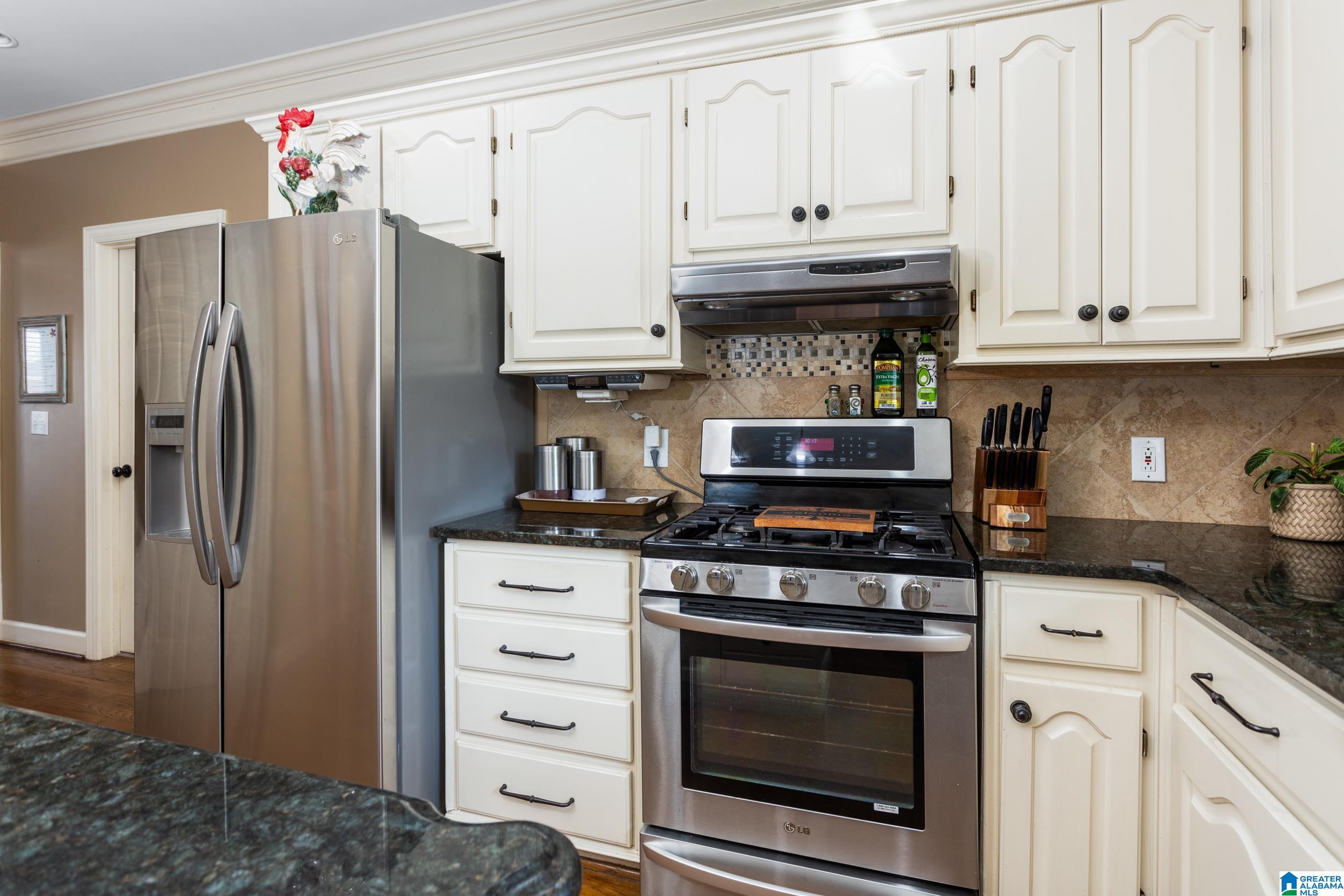 319 KENSINGTON AVENUE