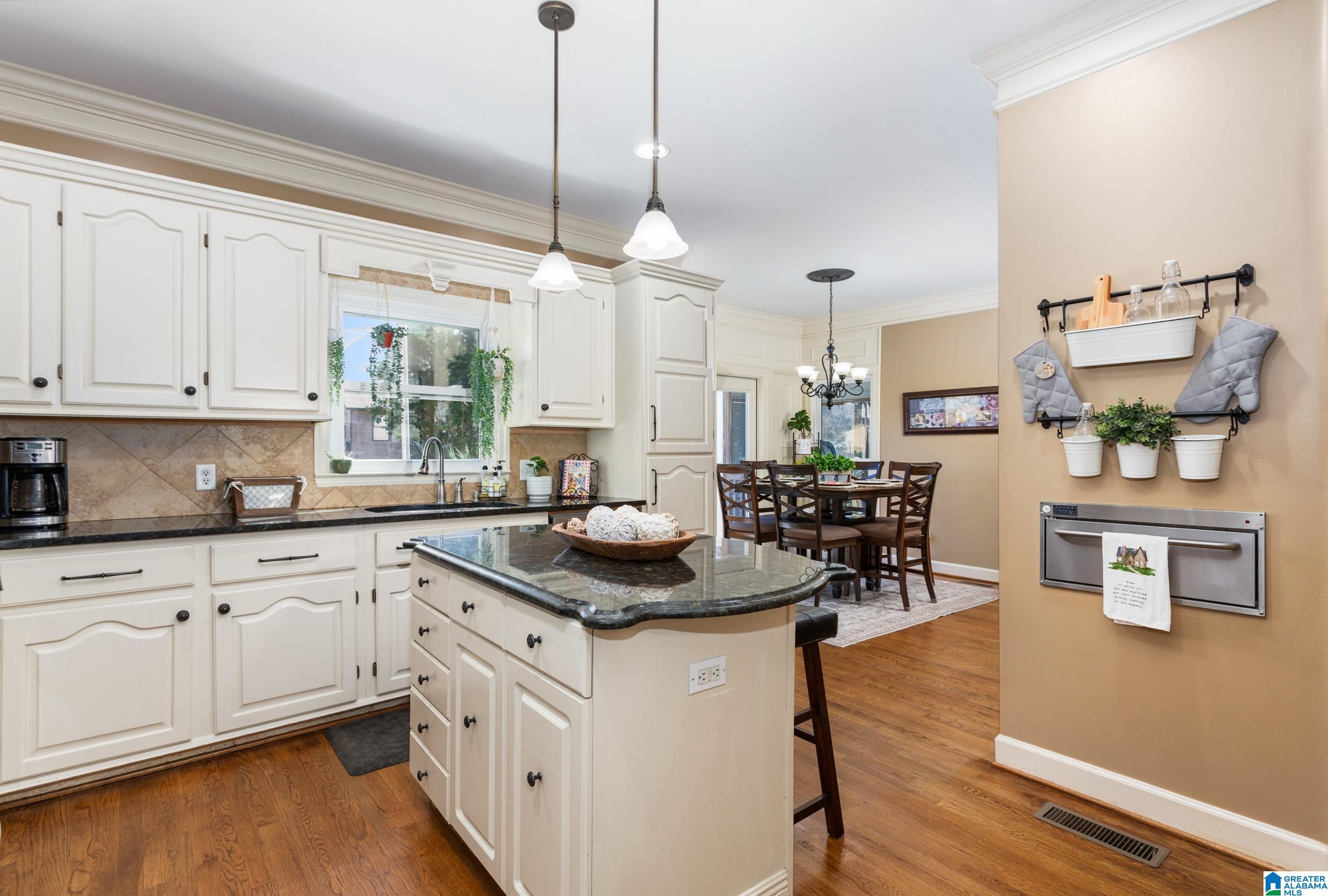 319 KENSINGTON AVENUE