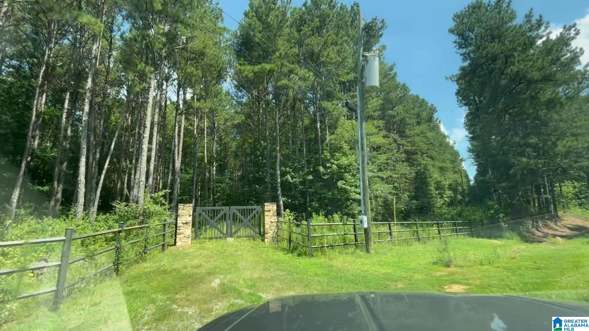 411 DR JENKINS LANE