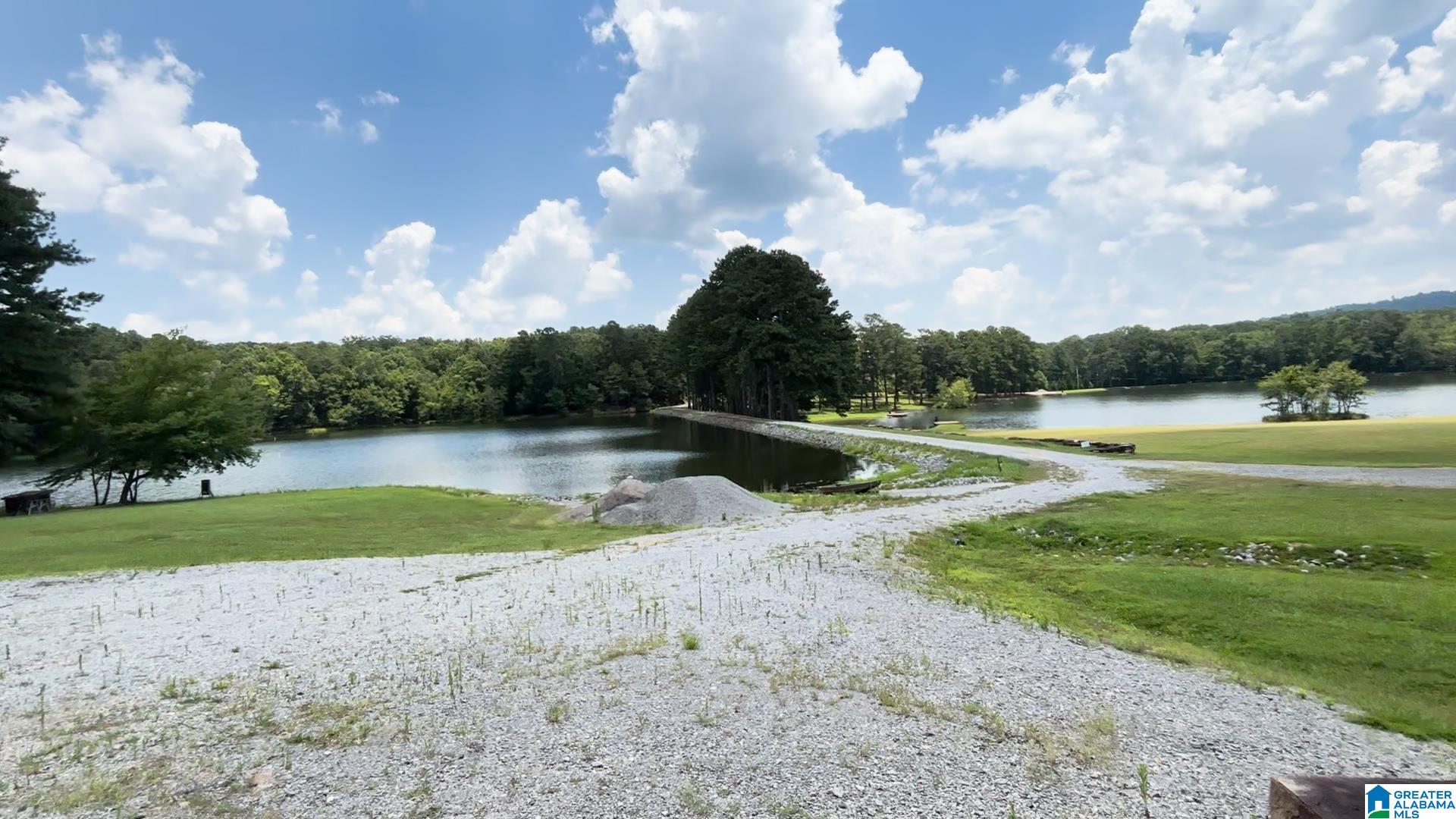 411 DR JENKINS LANE