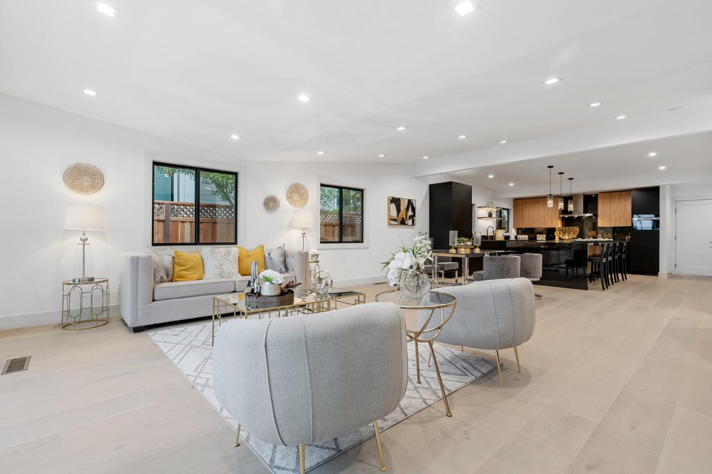 3633 Louis RD