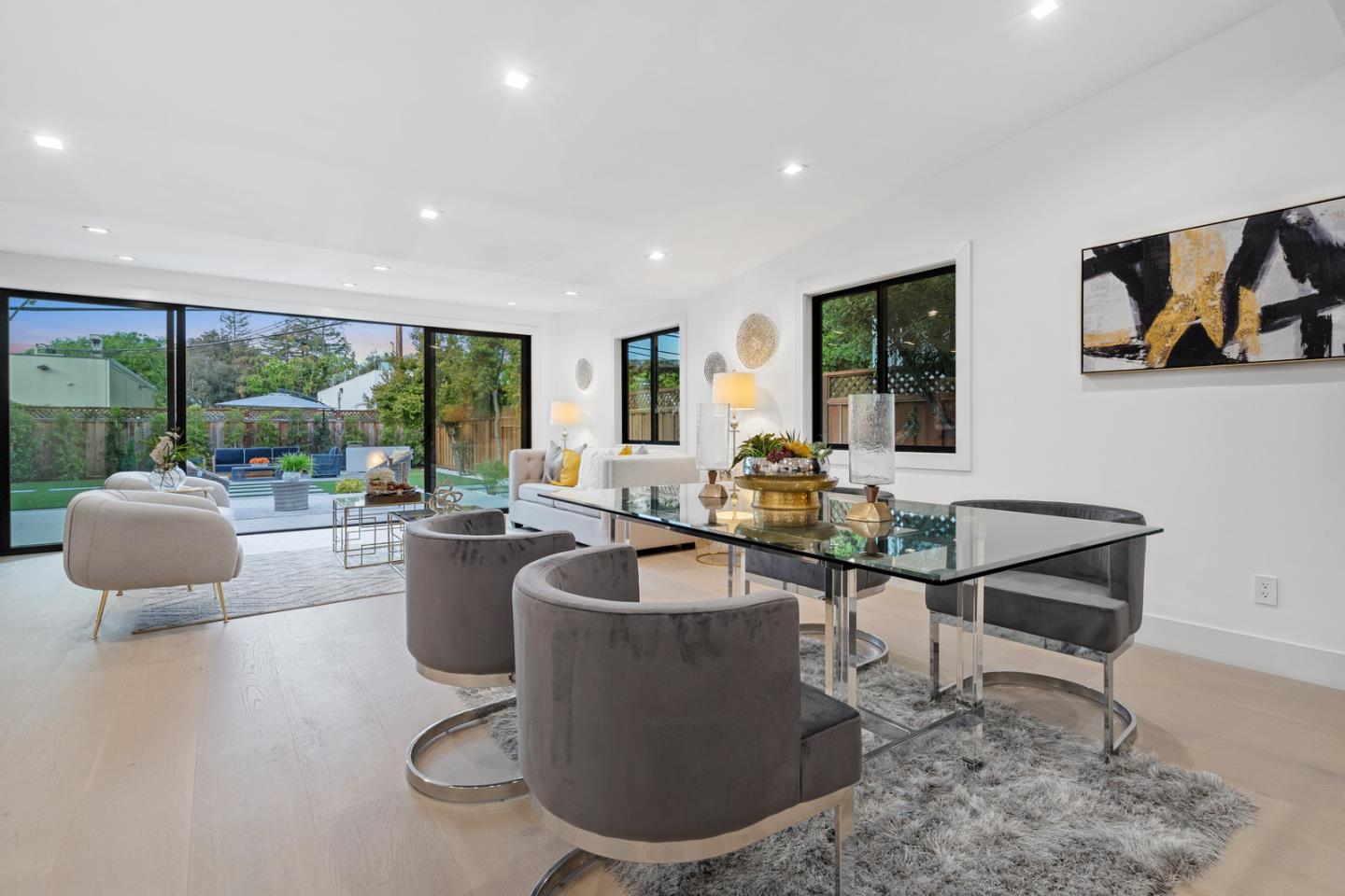 3633 Louis RD