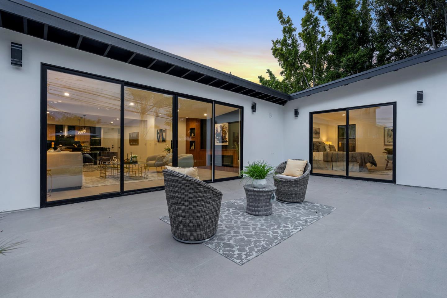 3633 Louis RD