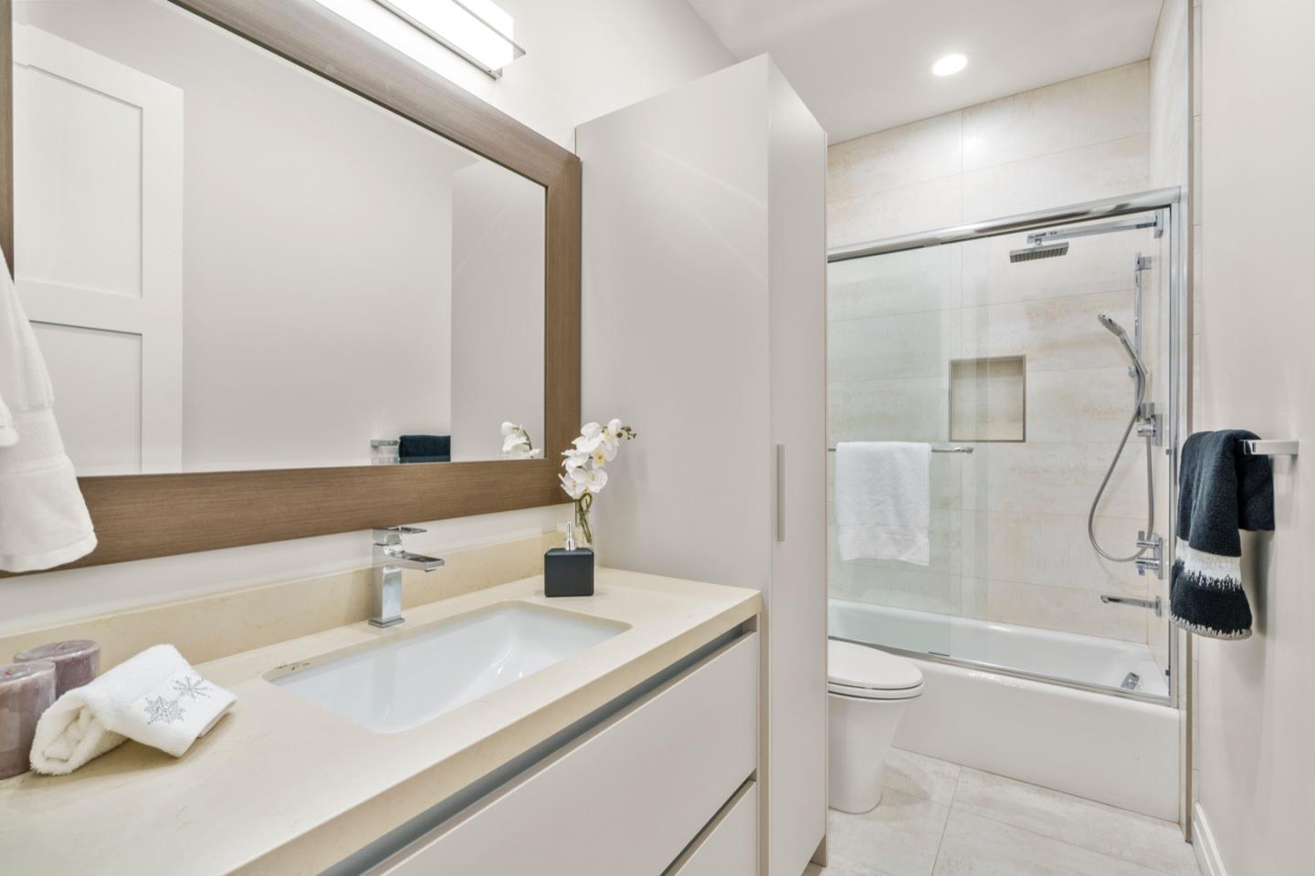 999 S San Tomas Aquino RD