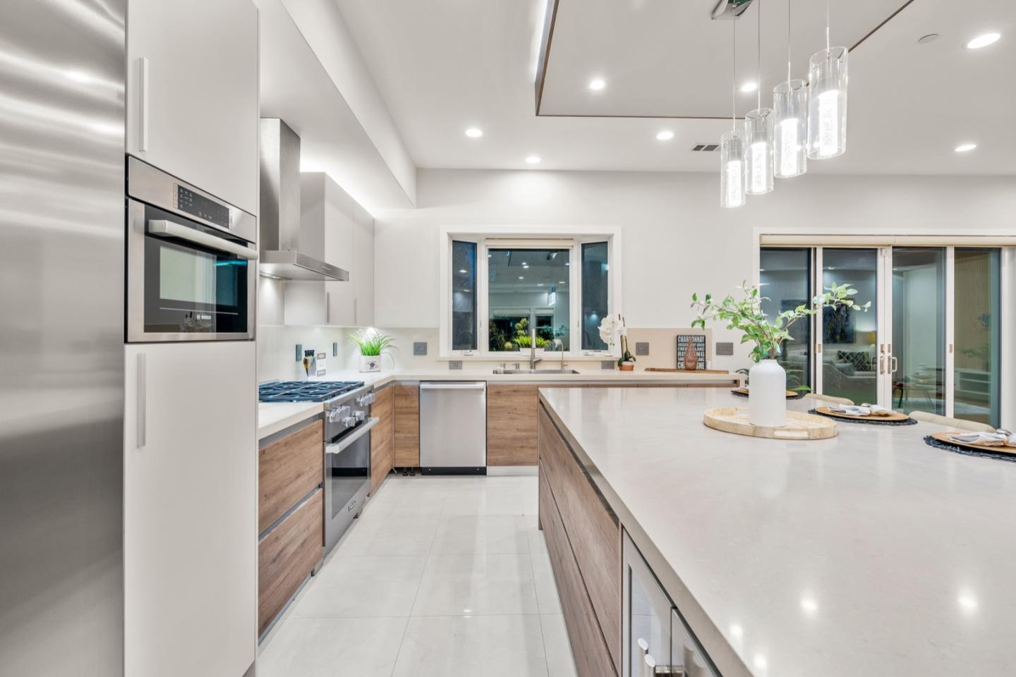 999 S San Tomas Aquino RD
