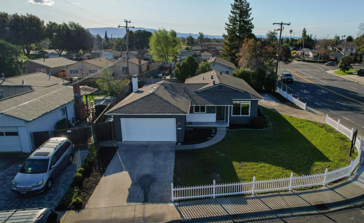 2220 Stebbins AVE