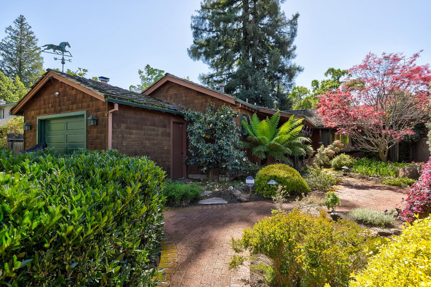 261 Stanford AVE