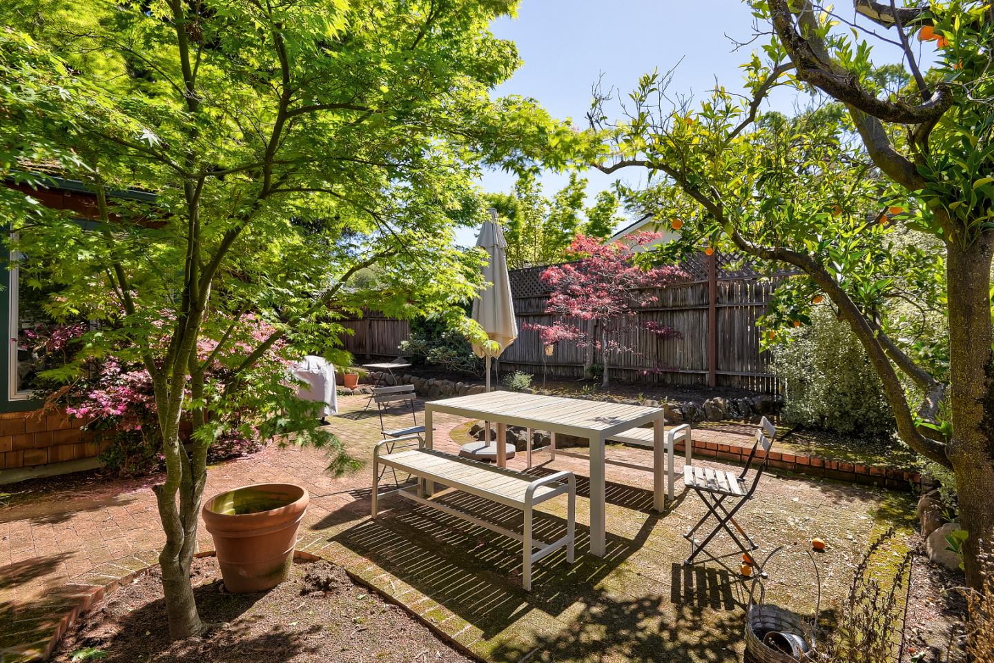 261 Stanford AVE