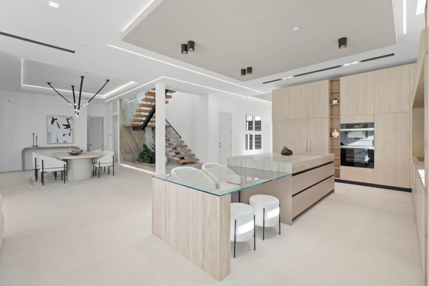 6839 W Riverside WAY