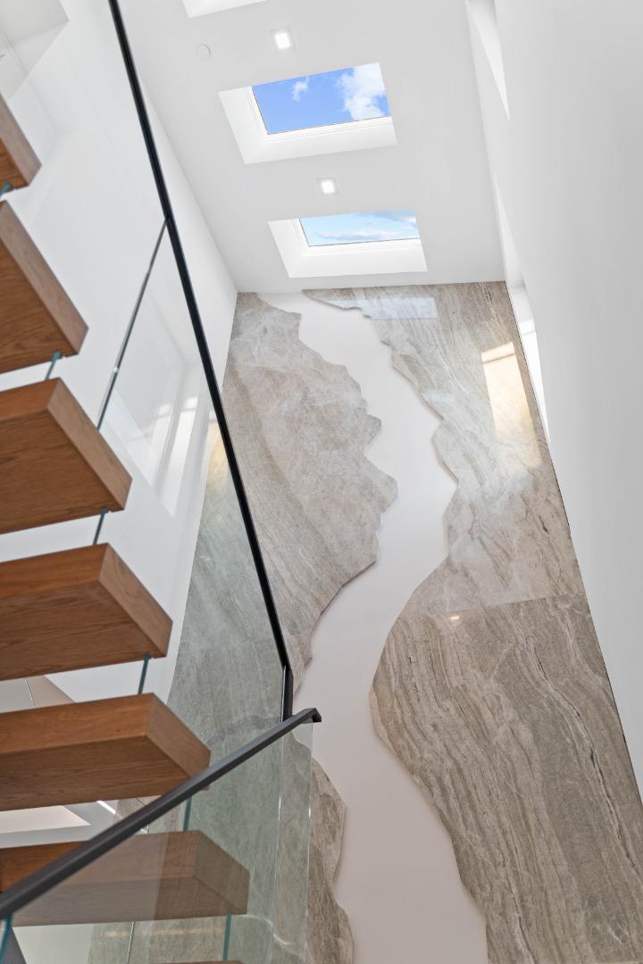 6839 W Riverside WAY