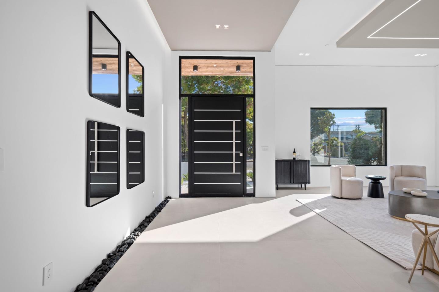 6839 W Riverside WAY