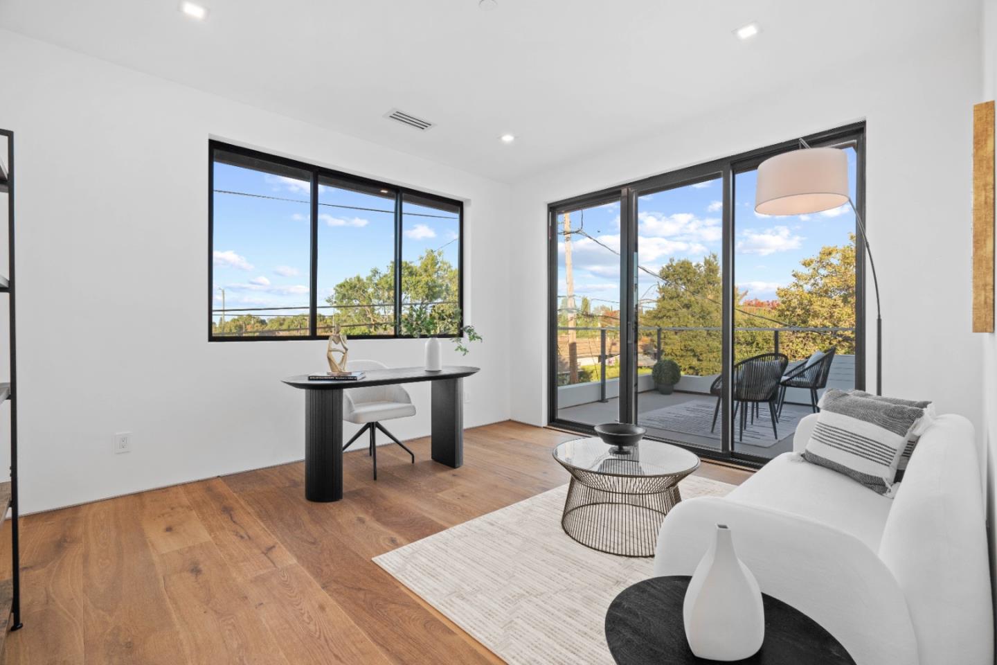 6839 W Riverside WAY