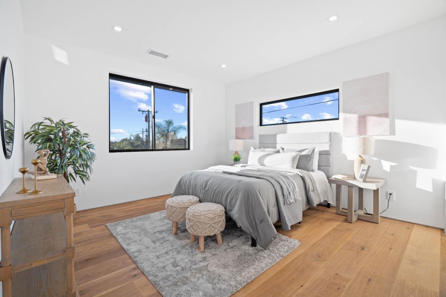 6839 W Riverside WAY