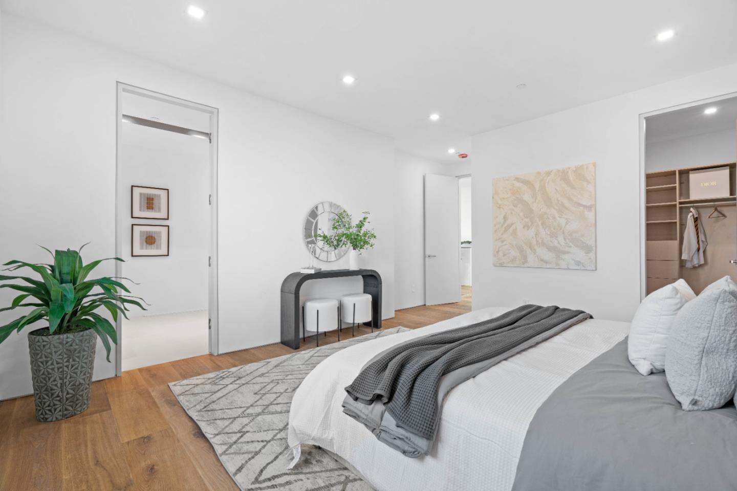 6839 W Riverside WAY