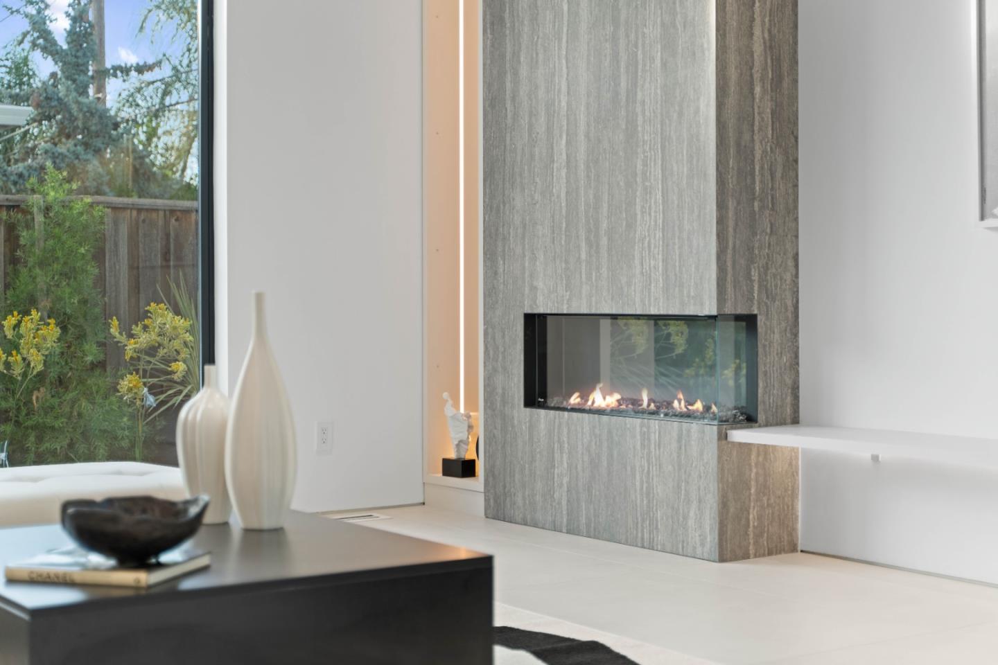 6839 W Riverside WAY