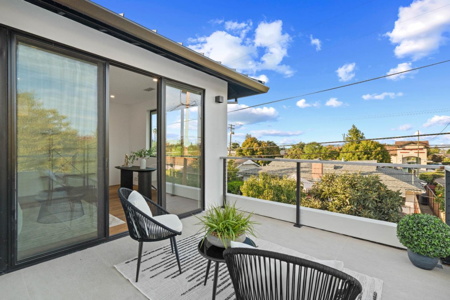 6839 W Riverside WAY