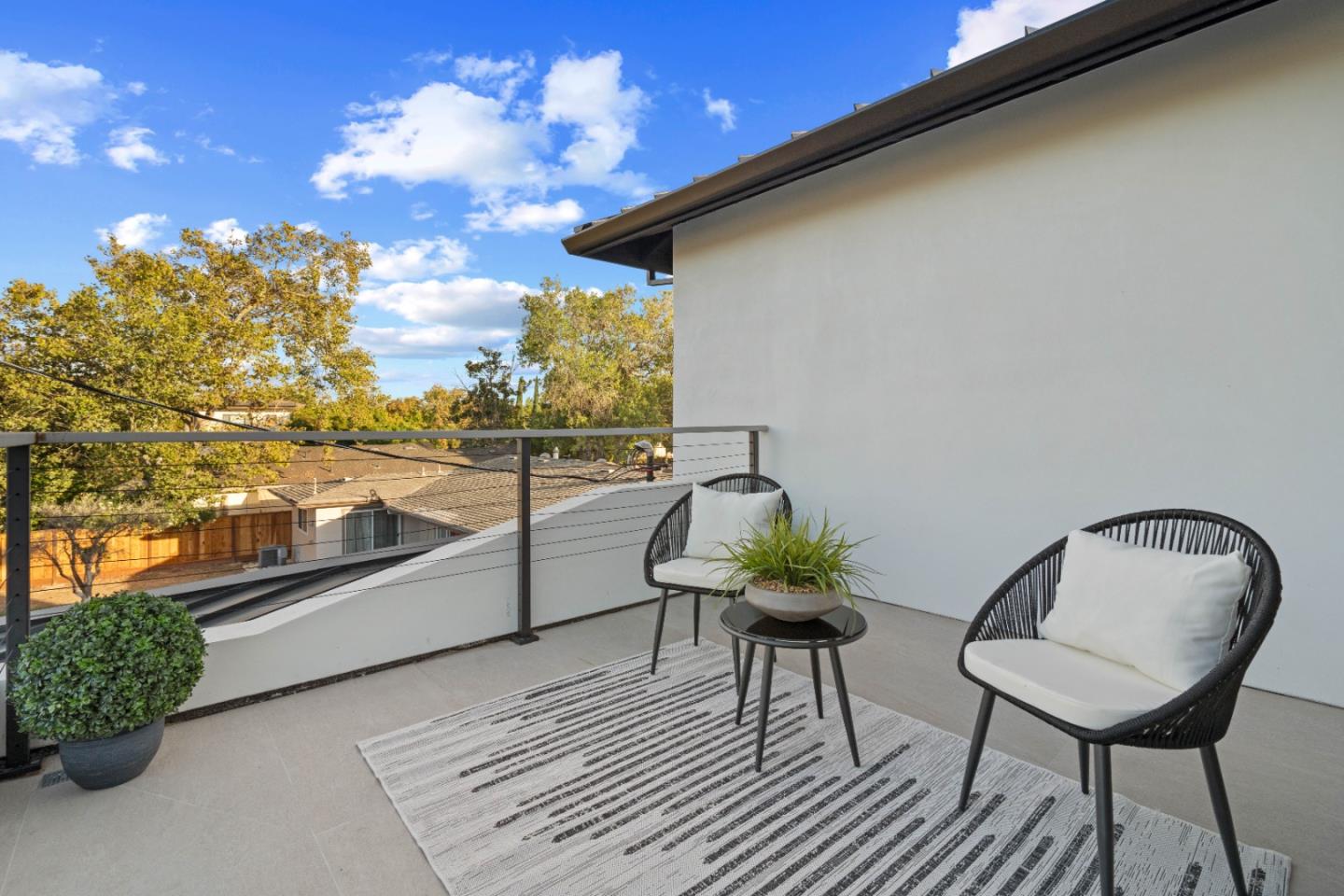 6839 W Riverside WAY