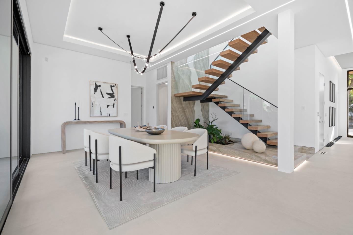 6839 W Riverside WAY