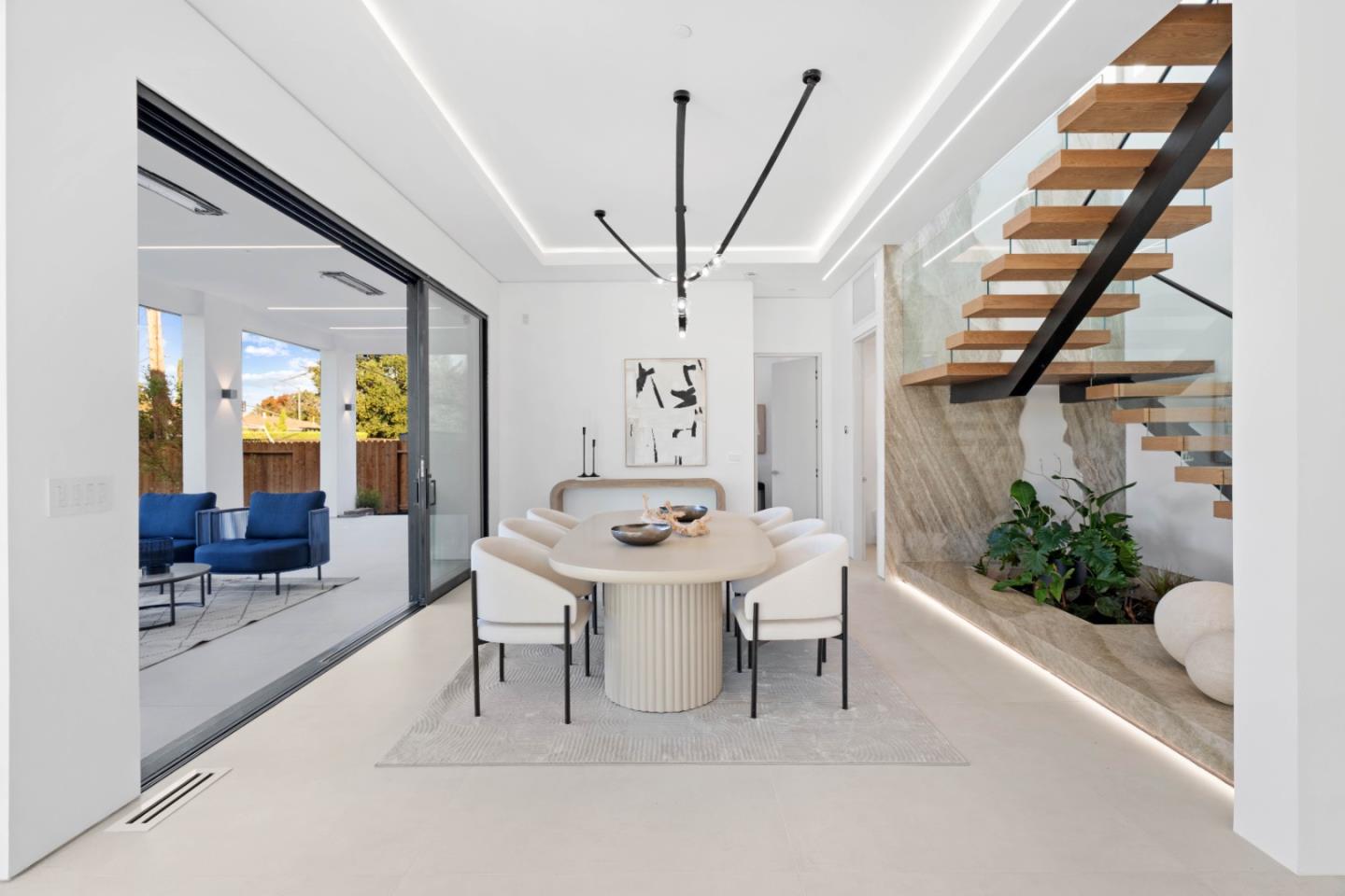 6839 W Riverside WAY