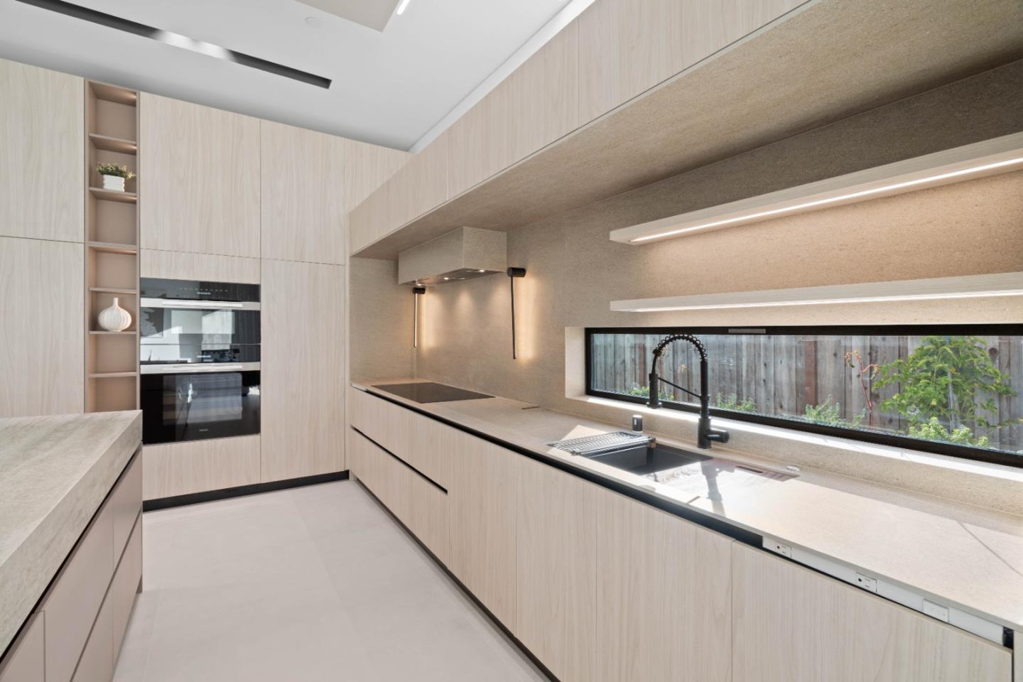 6839 W Riverside WAY