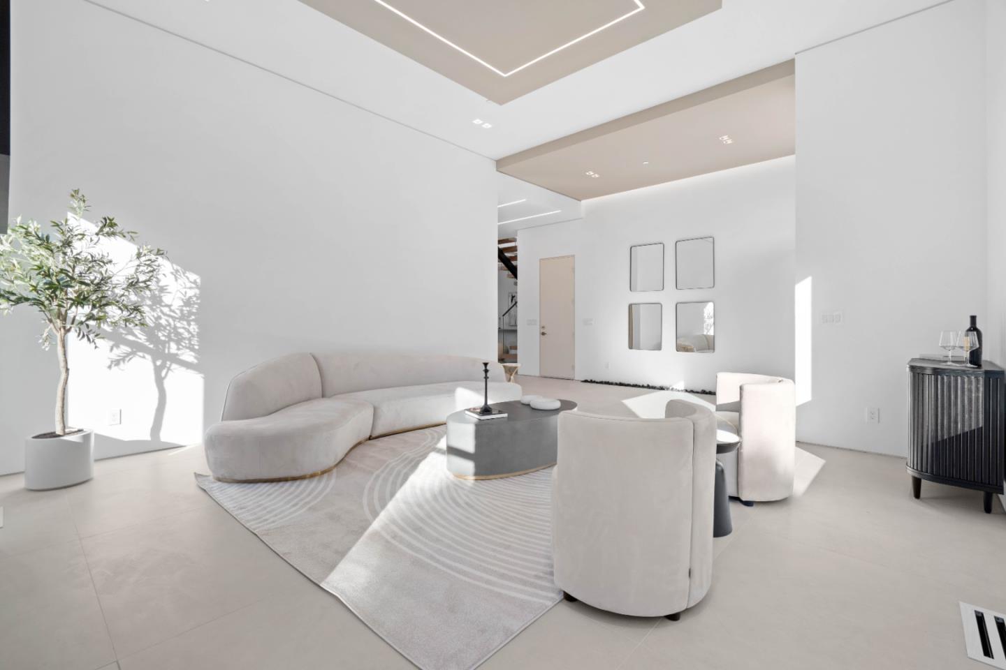 6839 W Riverside WAY